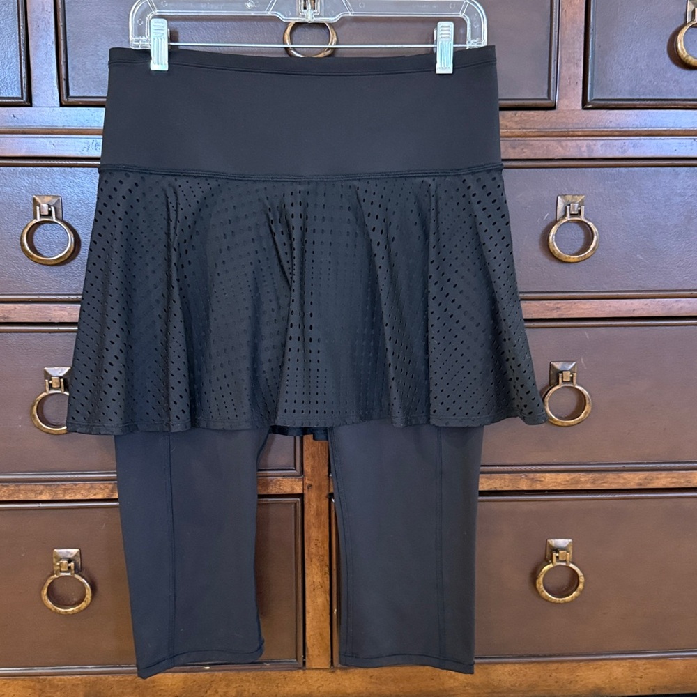 Athleta 2 in 1 Black Skirted Crop Leggings for Tennis, Pickleball, Running